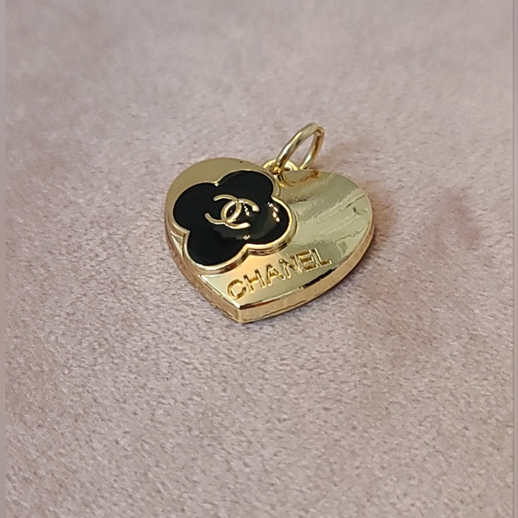 Chanel Gold and Black Heart Charm - Picture 1 of 6